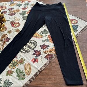 Thermo under layer black leggings. Super warm.